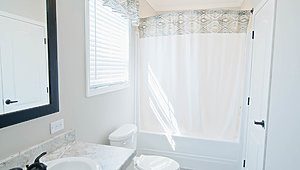 Signature Series / The Oasis DVHBSS-6811 Bathroom 83215